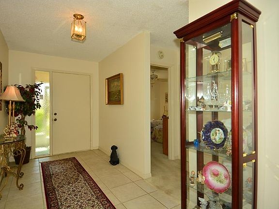 4th image of 303 Bryce Ct