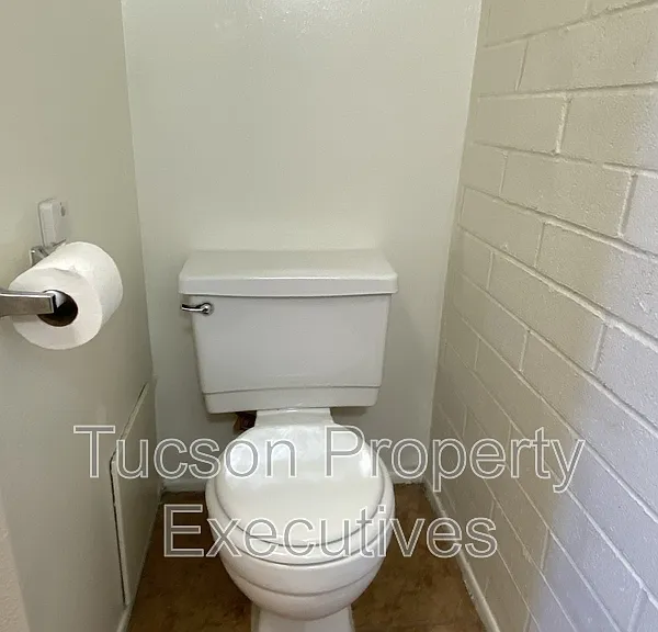 4239 E Lee St — Photo 17