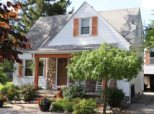 8473 E 10 Mile Rd, Center Line, MI 48015