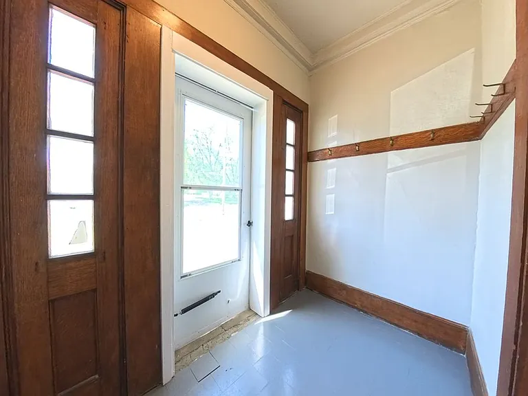 3303 University Ave — Photo 28