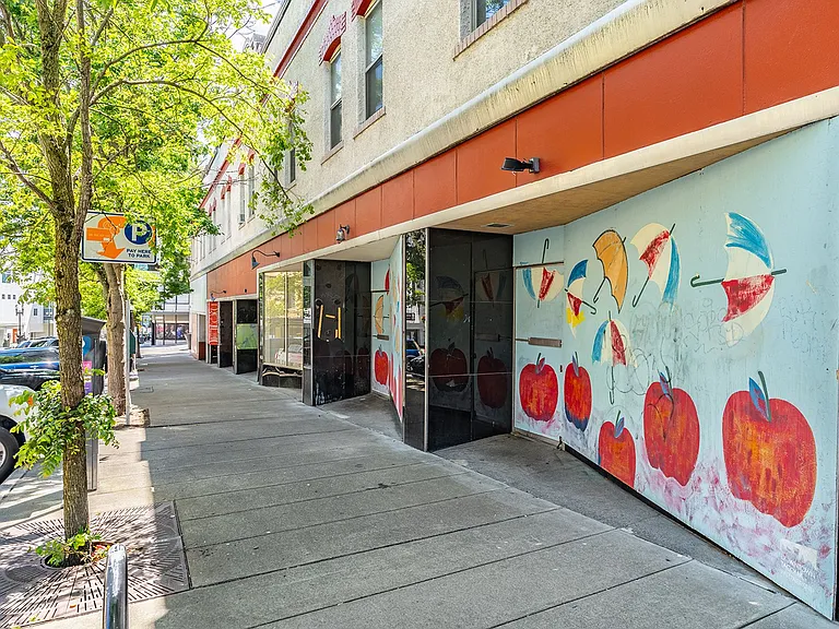 Rialto Apartments Historic Charm Meet Attainable Urban Living — Photo 20