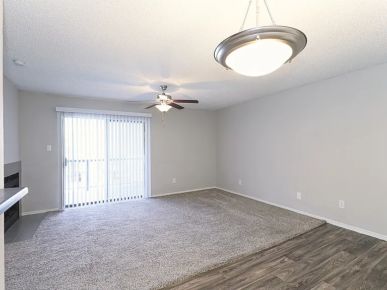 City Crest Apartments — Photo 43
