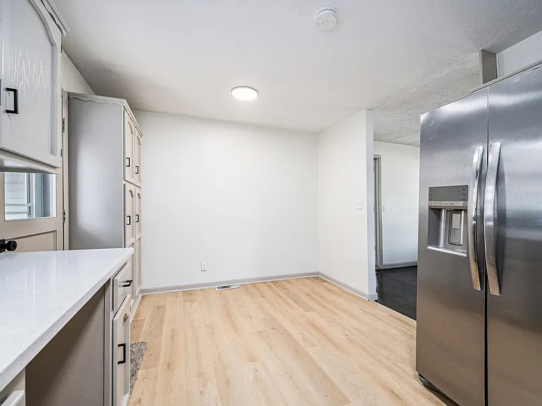 5145 N Corrington Ave — Photo 6