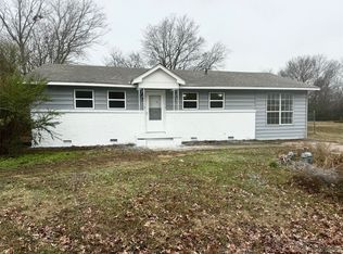 1004 W Spruce St, Haskell, OK 74436