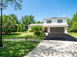 220 N Haddon Pl, Addison, IL 60101