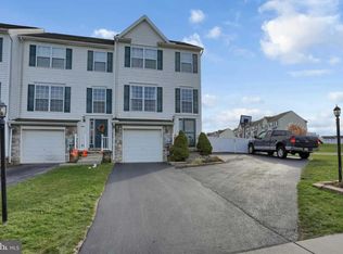 1198 Ledge Dr, York, PA 17408