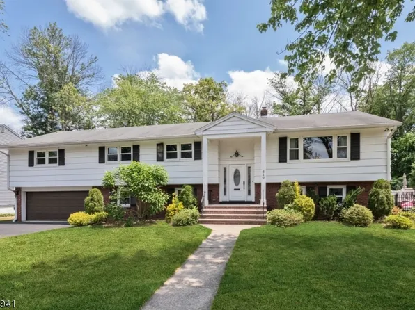 516 Marion Ln, Paramus Boro, NJ 07652