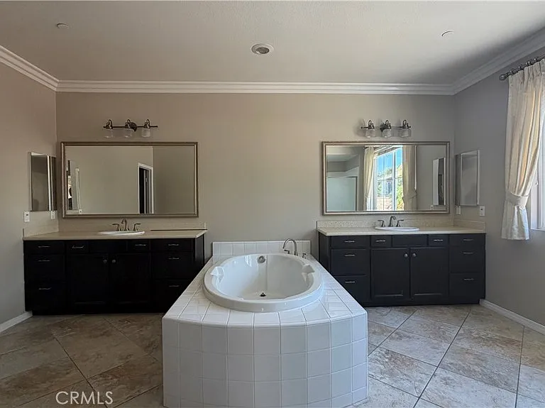 9549 Seasons Dr — Photo 10