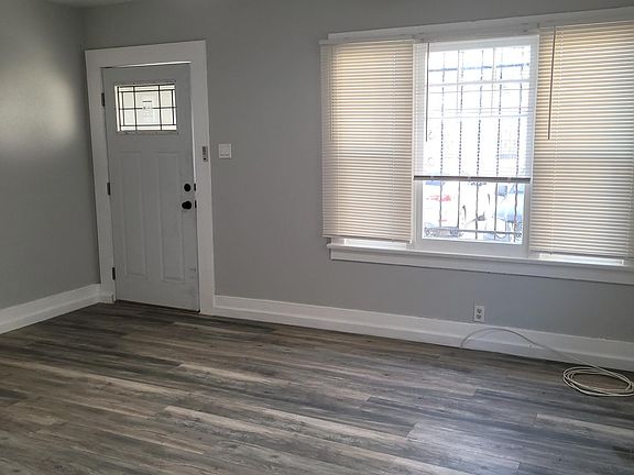 3rd image of 710 1/2 W 50th St