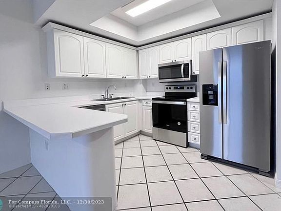 5th image of 3500 Coral Way APT 1211
