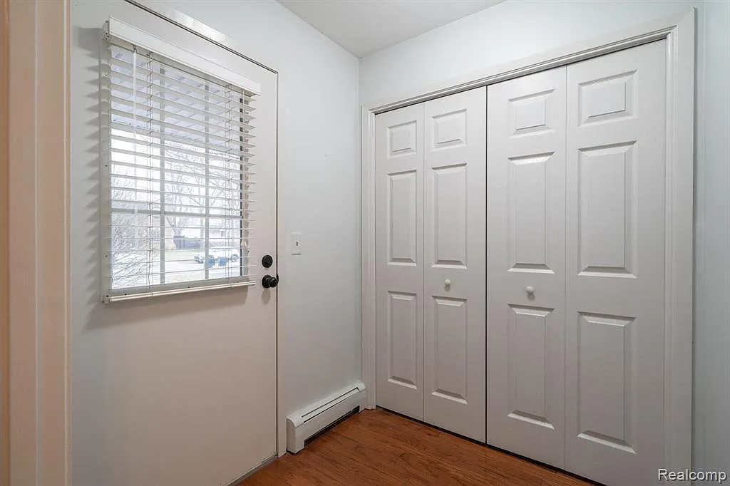 2 bed, 1374 sqft, $2,450 — Photo 3