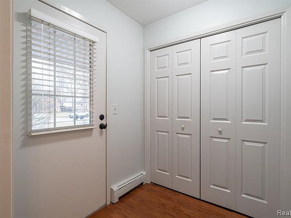 3rd image of 526 Midland Blvd
