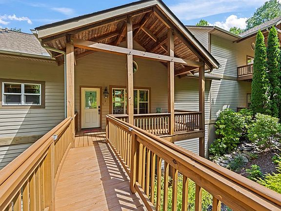 3rd image of 226 Sawgrass Dr #1