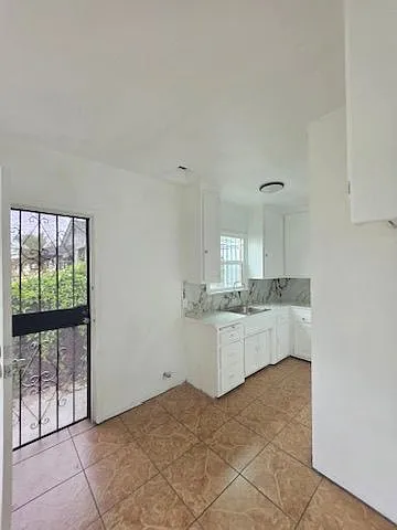 624 W Magnolia St #A — Photo 7