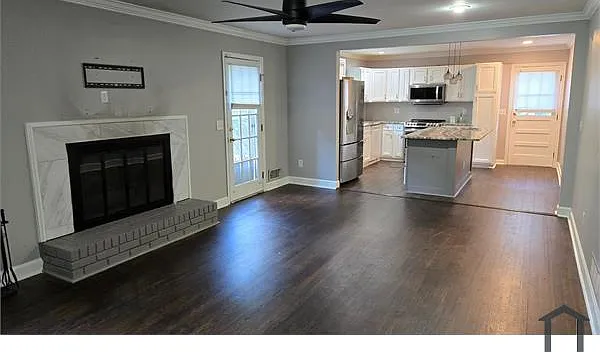 1116 Arden Dr SW — Photo 2