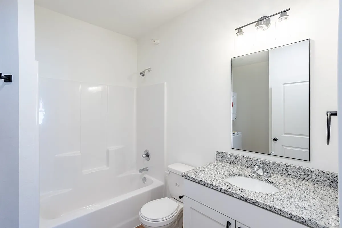 910 2nd Avenue South 101 — Photo 3