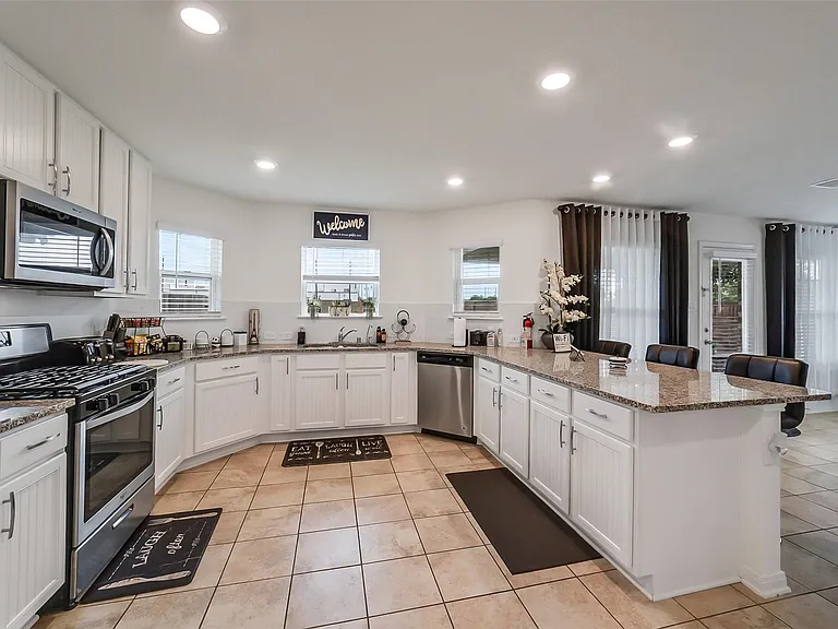16502 Live Oak Canyon Dr — Photo 10