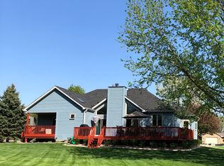 9 Fox Glen Ct, Yorkville, IL 60560