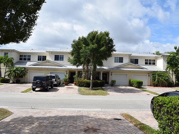 3rd image of 2529 Creekside Dr