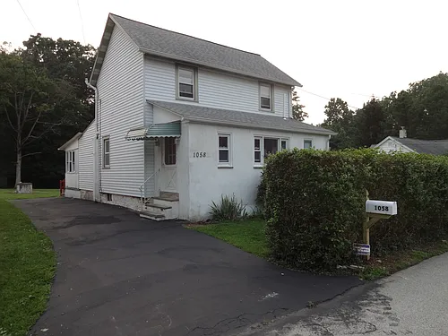 1958 Mount Pleasant Ave Photo 1
