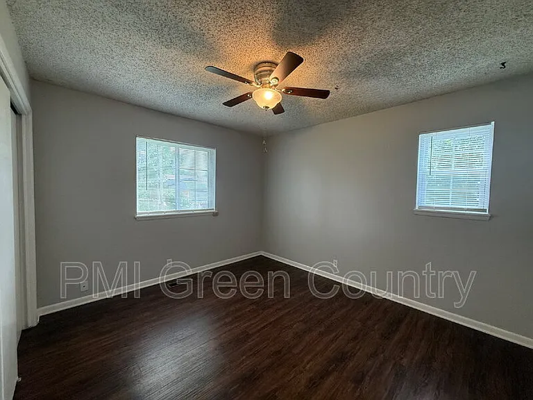 4805 Bermuda Cir — Photo 10