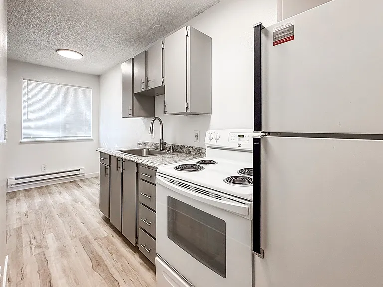 Tahoma Park Apartments — Photo 9
