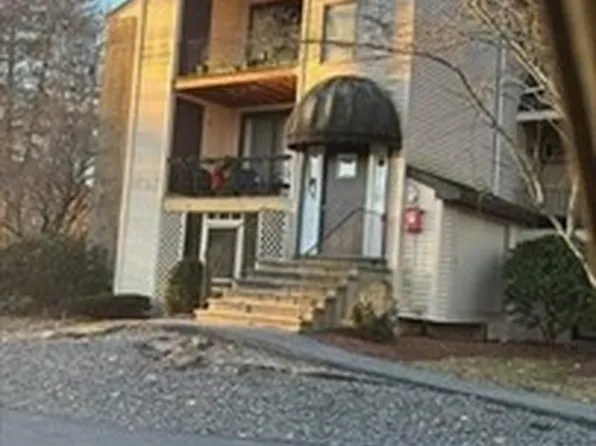 49 Parker Ave APT 14, Dracut, MA 01826