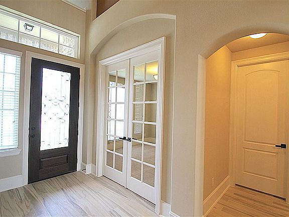 4th image of 2714 La Spezia Ln