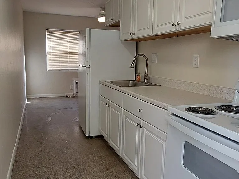 2109 Miami Rd #2 — Photo 2