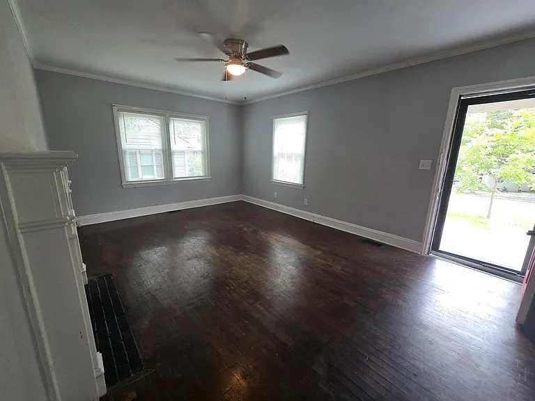 919 Chester Cir — Photo 2