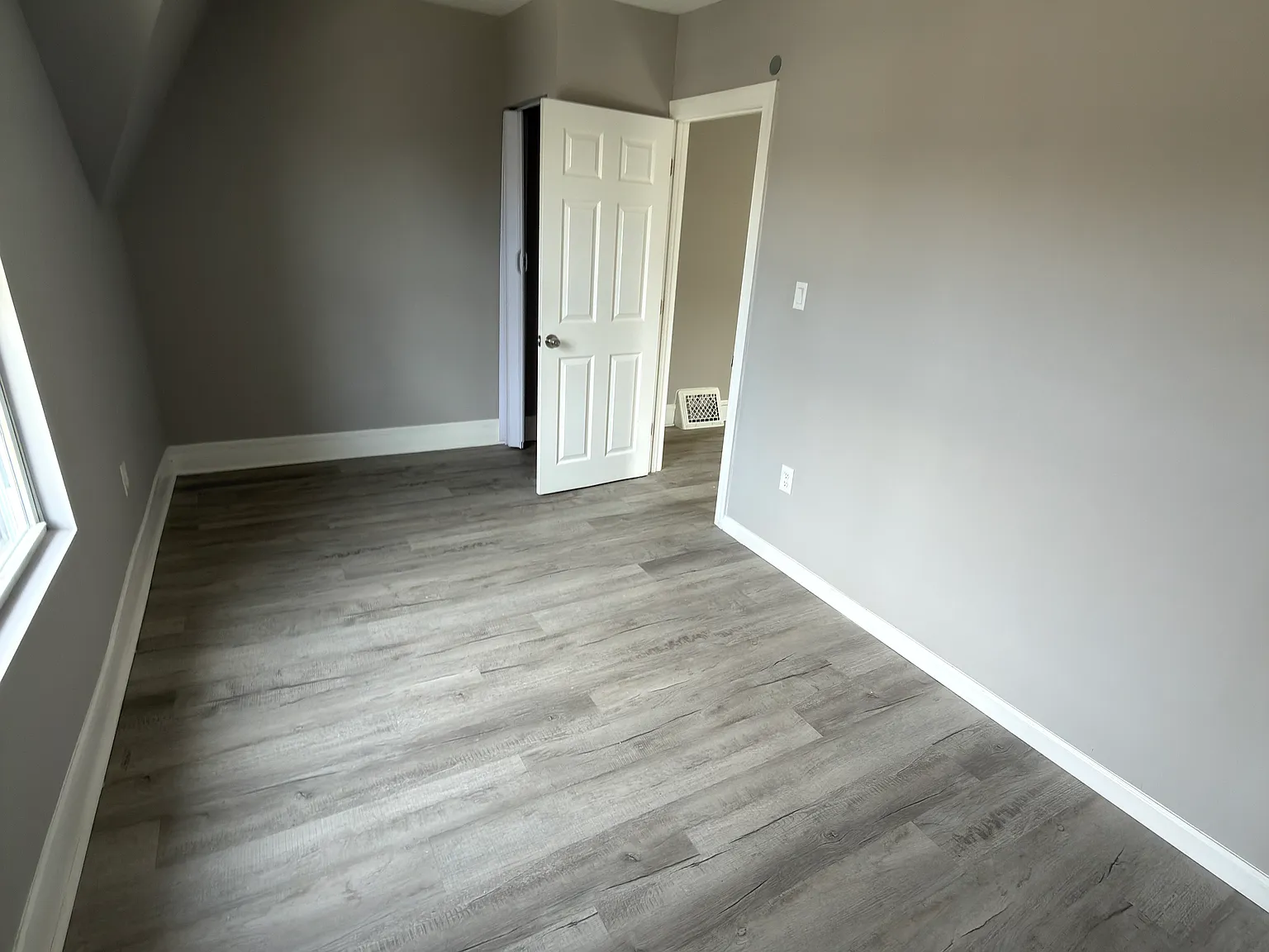 2 bed, $1,350 — Photo 2