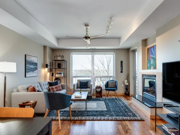 125 N Hamilton St Unit 403, Madison, WI 53703