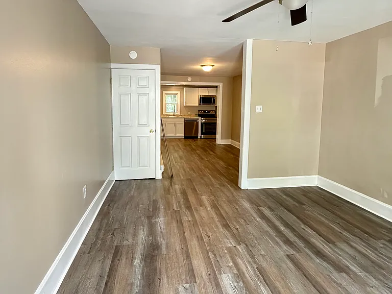 208-210-212 W High St #210 — Photo 2
