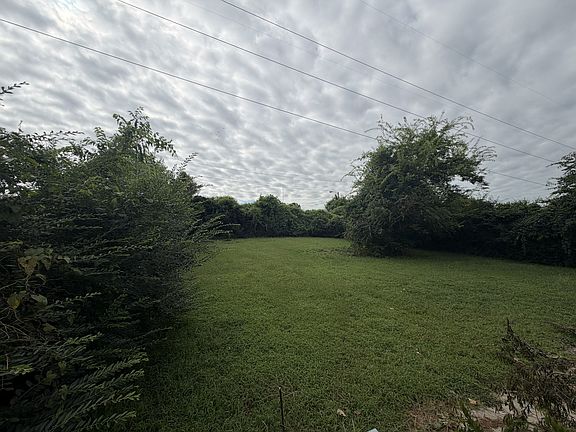 2nd image of 522 Foundry Dr