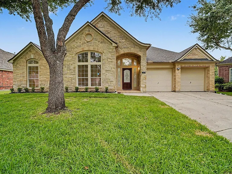 2905 Summer Cape Ct — Photo 1