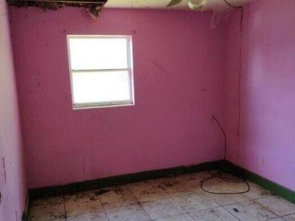 5th image of 1107 Greenwood Way
