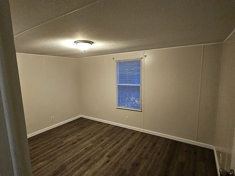 4175 Hyview Ln — Photo 5