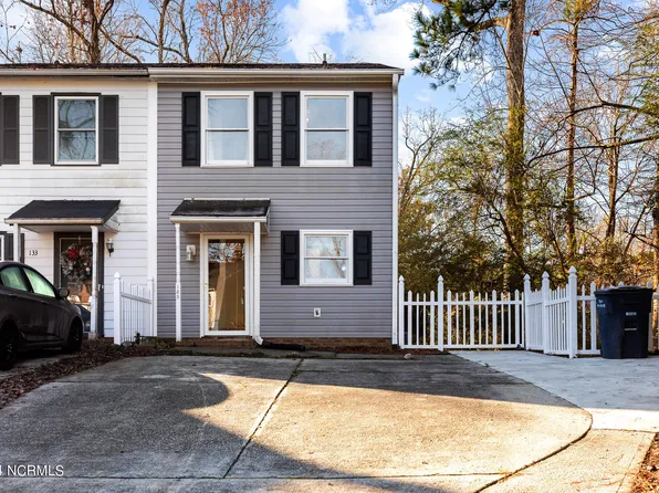 135 Greenford Pl, Jacksonville, NC 28540