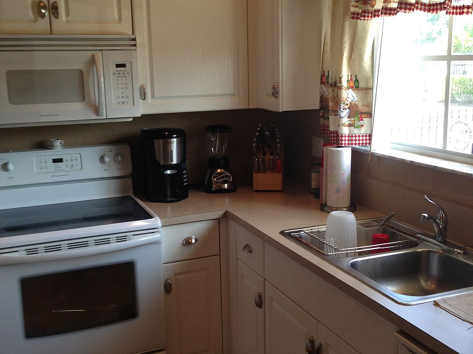 2nd image of 3894 SW 48th Ave