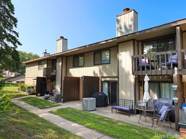85 Woodhills Bay Rd #85, Fox Lake, IL 60020