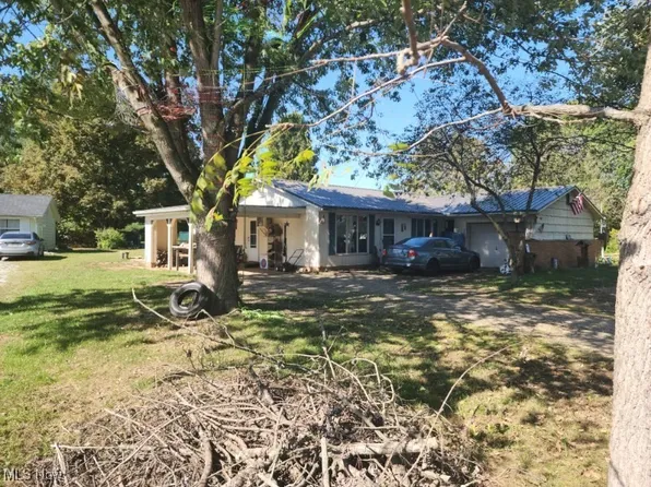 9738 Kennett Sq NE, Bolivar, OH 44612