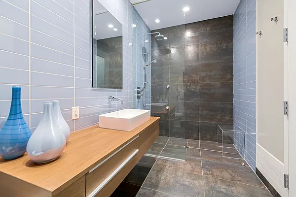 Sold by Compass | media 7