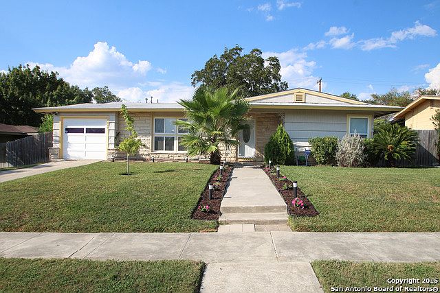1st image of 439 Shadywood Ln