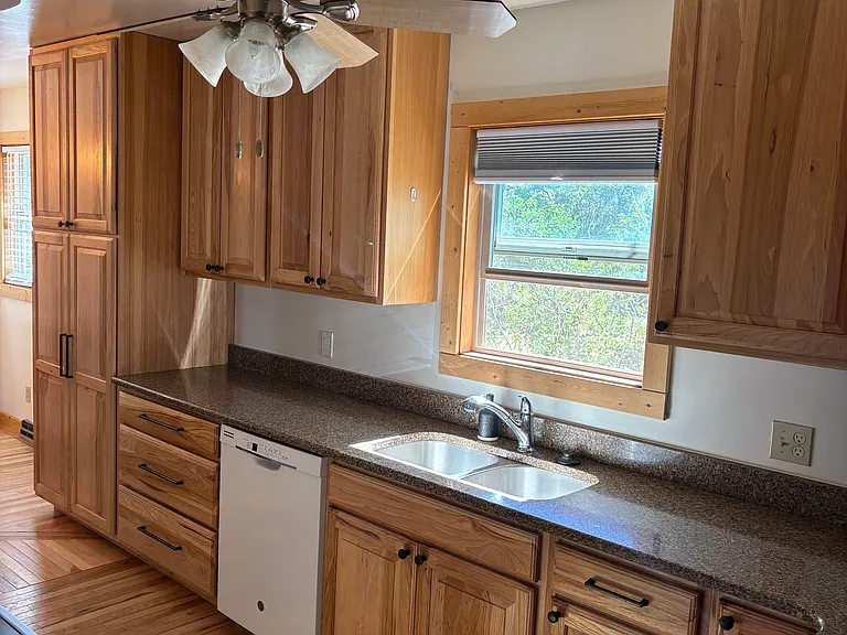 210 N 7th St — Photo 13
