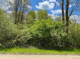 47005 Harris Rd, Belleville, MI 48111