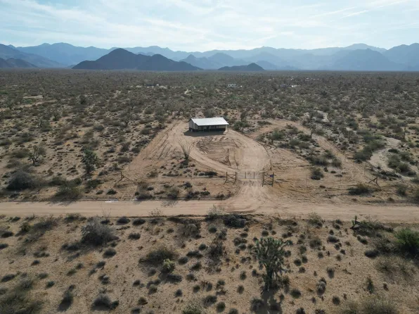 14176 S Nash Dr, Yucca, AZ 86438