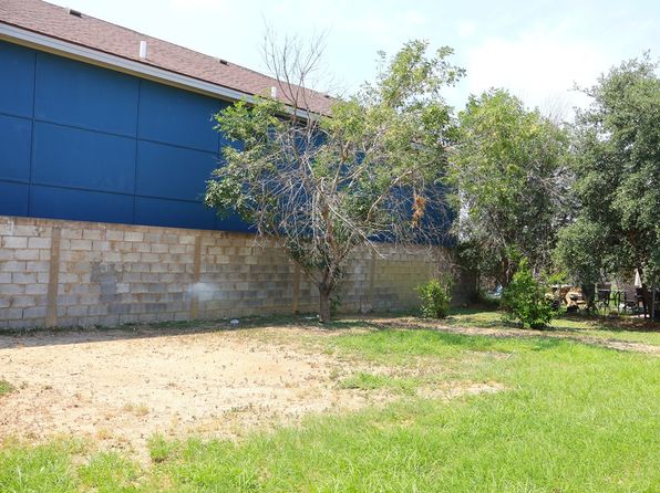 80 Mari Dr, Eagle Pass, TX 78852