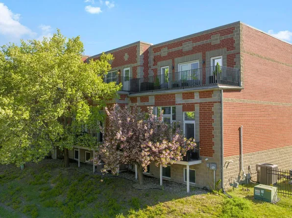 820 N Niles Ave #D, South Bend, IN 46617