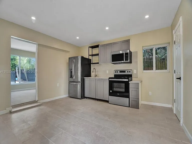 2442 Garfield St #4 — Photo 9