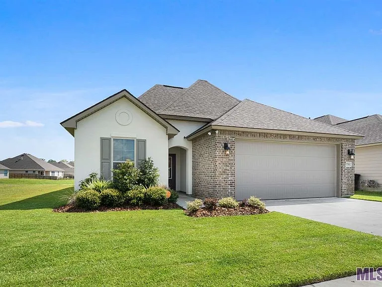 7731 W Pelican Lakes Ave — Photo 1
